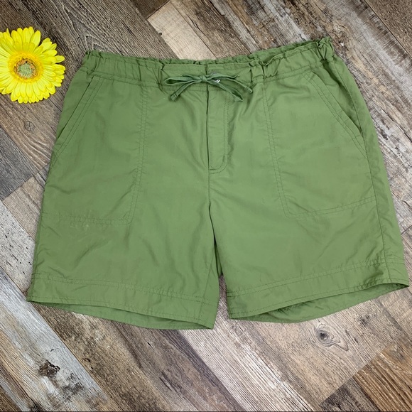 Patagonia Upcountry Women’s Shorts Size 10 Green